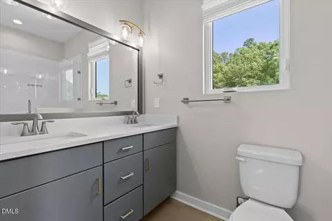 Bath - 412 Commonwealth St, Durham, NC 27703 photo 2 of 5
