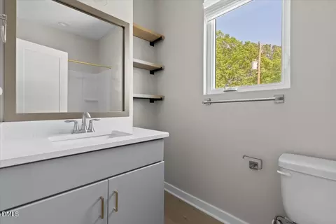 Bath - 412 Commonwealth St, Durham, NC 27703 photo 4 of 5