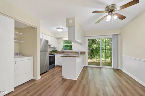 1240 Jamestown Ct, Cary, NC 27511