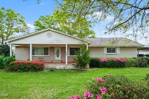 1411 Seabrook School Rd, Fayetteville, NC 28312