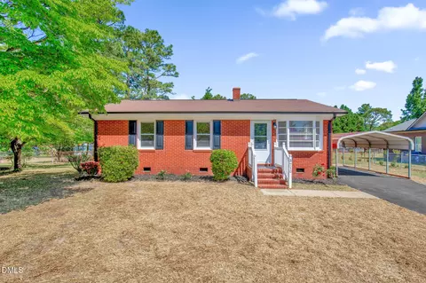 3710 Wyatt St, Fayetteville, NC 28304