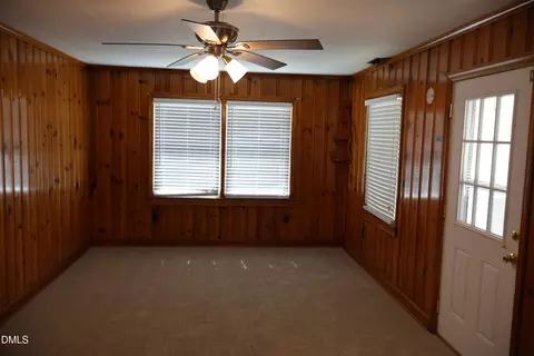 Living - 736 Core Rd, Dunn, NC 28334 photo 10 of 14