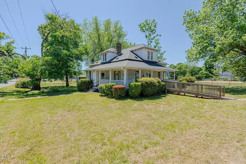 301 W Lee St, Mebane, NC 27302