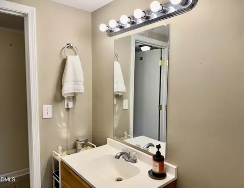 Bath - 3120 Gibson Rd, Durham, NC 27703 photo 3 of 3