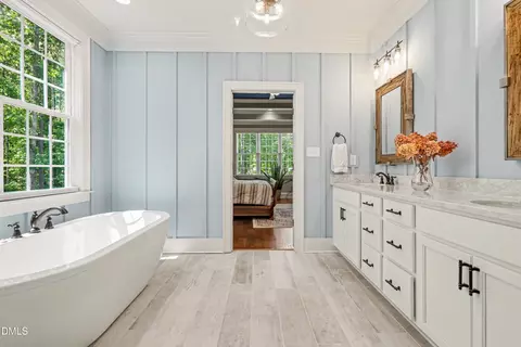 Bath - 1724 River Bend Ln, Raleigh, NC 27610 photo 3 of 5