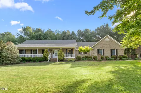 2636 Farmpond Ct, Haw River, NC 27258