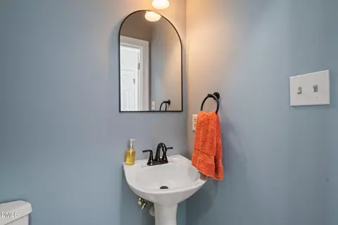 Bath - 4424 Dula St, Durham, NC 27705 photo 1 of 5