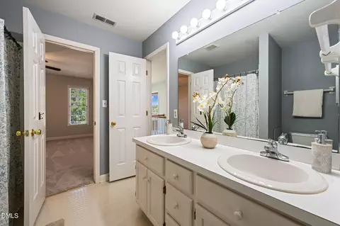 Bath - 4424 Dula St, Durham, NC 27705 photo 4 of 5