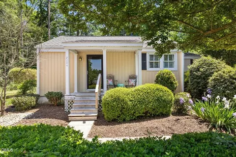 2204 Brewer St, Raleigh, NC 27608