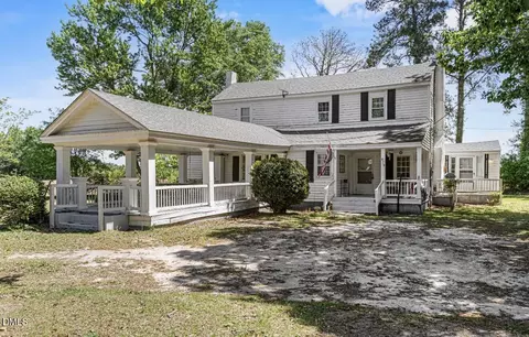 679 Mintz Rd, Roseboro, NC 28382