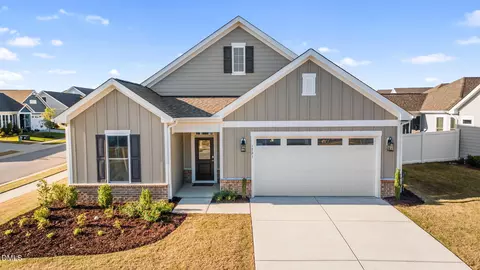 1721 Pinecliff Ct, Fuquay Varina, NC 27526