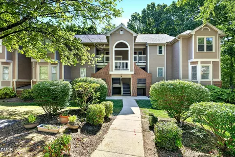 113 Abingdon Ct #LC, Cary, NC 27513