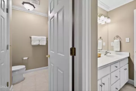Bath - 103 Trident Ct, Cary, NC 27518 photo 8 of 9