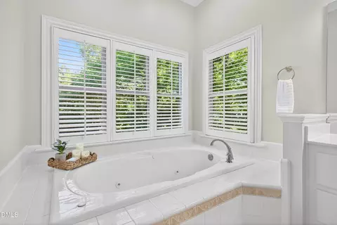 Bath - 103 Trident Ct, Cary, NC 27518 photo 4 of 9