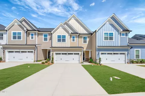 3116 Cathedral Comb Dr #245, Apex, NC 27502