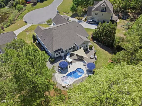 377 S Farnleigh Dr, Chapel Hill, NC 27517