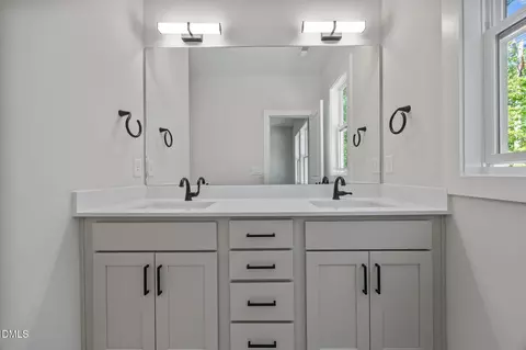 Bath - 937 Selby Ave, Durham, NC 27713 photo 4 of 5