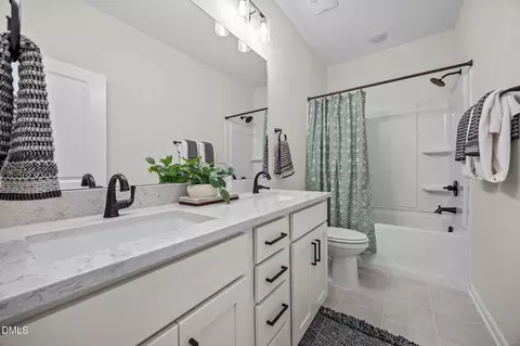 Bath - 925 Selby Ave, Durham, NC 27713 photo 3 of 3