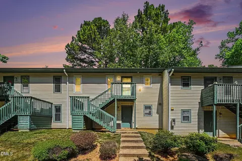 306 Ashley Forest Rd #BLDG F, Chapel Hill, NC 27514