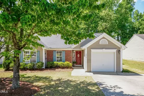 2012 Day Flower Dr, Clayton, NC 27520