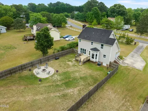 View/Area - 150 Brett Cir, Benson, NC 27504 photo 2 of 11