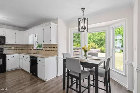 Dining - 150 Brett Cir, Benson, NC 27504 photo 2 of 6
