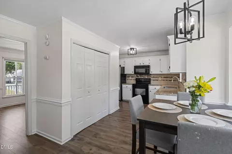 Dining - 150 Brett Cir, Benson, NC 27504 photo 1 of 6