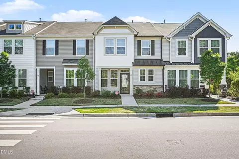 48 Channel Drop Dr, Clayton, NC 27520