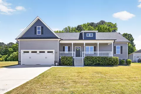 191 Stratocastor Dr, Zebulon, NC 27597