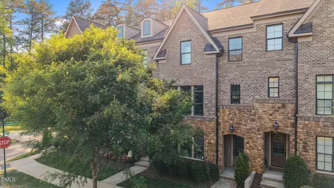 1605 Wooster St, Raleigh, NC 27607