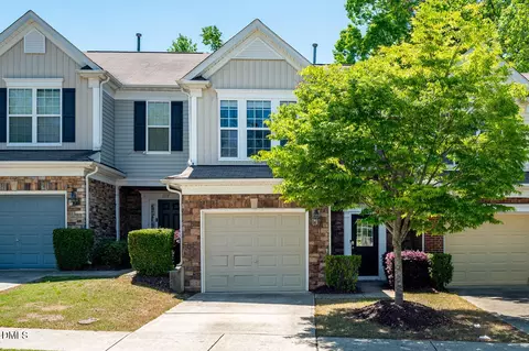 1116 Kingston Grove Dr, Cary, NC 27519