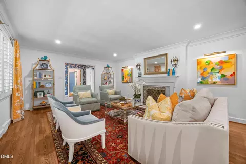 809 Lake Boone Trl, Raleigh, NC 27607