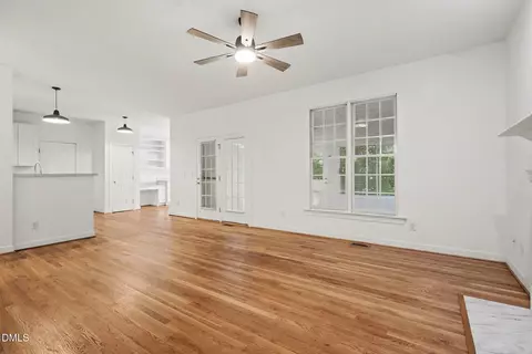 104 N Crabtree Knl, Chapel Hill, NC 27514