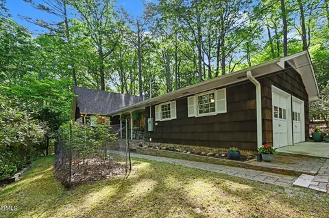 203 Wood Cir, Chapel Hill, NC 27514