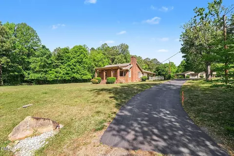 1108 W King St, Hillsborough, NC 27278