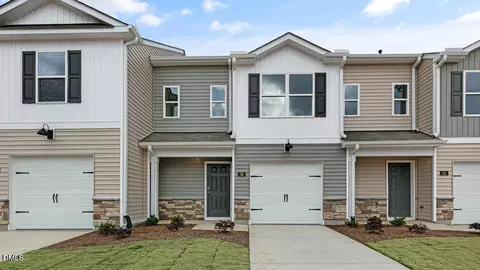 17 Bee Garden Ct, Angier, NC 27501