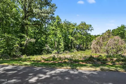 2202 Mont Haven Dr, Durham, NC 27712