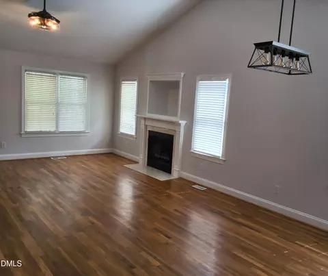 Living - 4417 Springbrook Dr, Burlington, NC 27215 photo 2 of 7