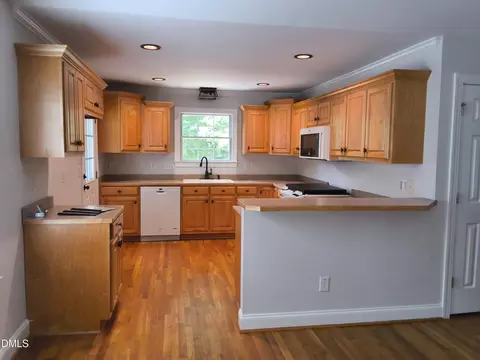 Kitchen - 4417 Springbrook Dr, Burlington, NC 27215 photo 1 of 6