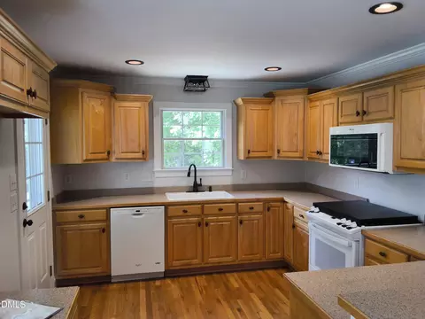 Kitchen - 4417 Springbrook Dr, Burlington, NC 27215 photo 6 of 6