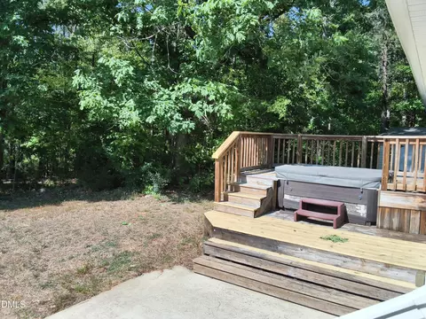 Exterior - 4417 Springbrook Dr, Burlington, NC 27215 photo 8 of 12