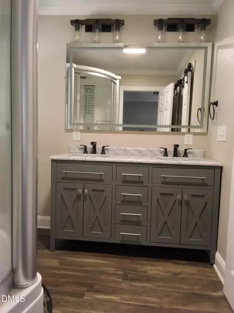 Bath - 4417 Springbrook Dr, Burlington, NC 27215 photo 6 of 6
