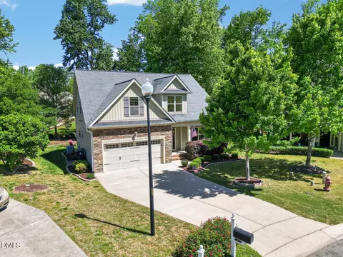 40 Larkspur Ct, Youngsville, NC 27596