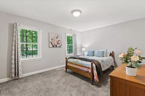 320 Holland Glen St, Fuquay Varina, NC 27526