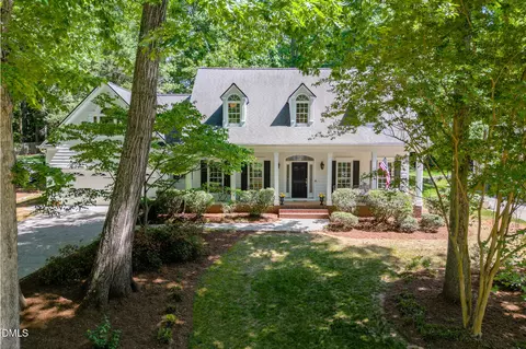 109 Large Oaks Dr, Cary, NC 27518