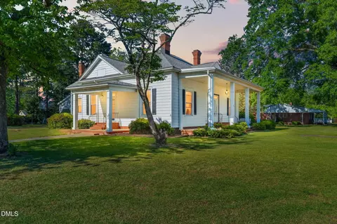 301 E Stanley St, Four Oaks, NC 27524