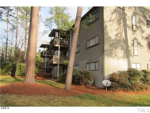 533 Pine Ridge Pl, Raleigh, NC 27609