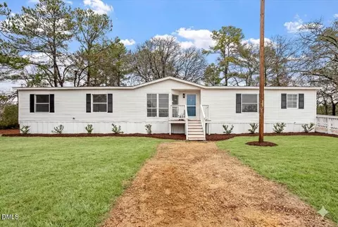 217 Mckay Dr, Spring Lake, NC 28390