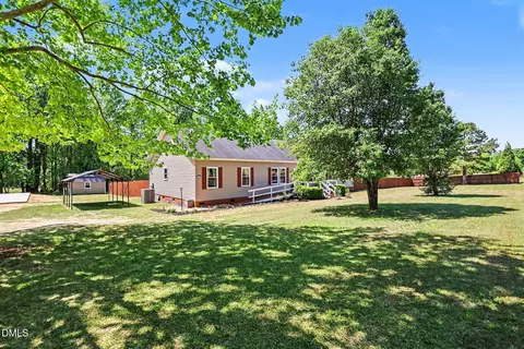 921 Sweet Raspberry Ln, Lillington, NC 27546