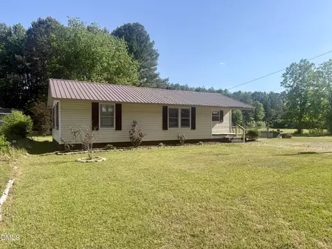 42 Happy Trails Ln, Dunn, NC 28334